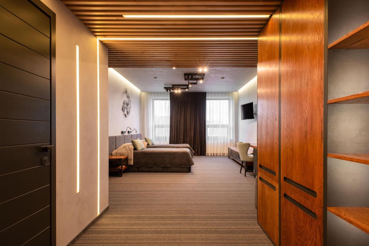 Mojo Boutique Hotel Lutsʼk Exterior foto
