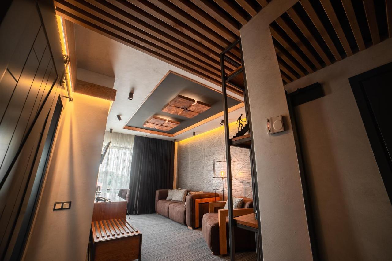 Mojo Boutique Hotel Lutsʼk Exterior foto