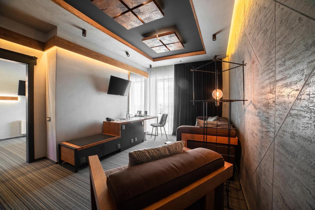Mojo Boutique Hotel Lutsʼk Exterior foto